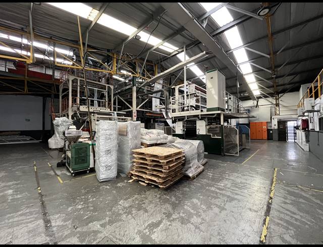 1,100M² WAREHOUSE FOR SALE IN UMGENI BUSINESS PARK